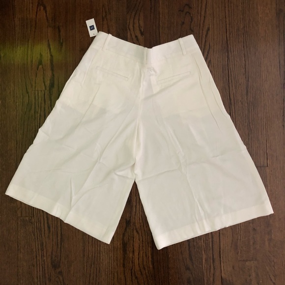 Women’s Gap Culottes - Picture 2 of 3